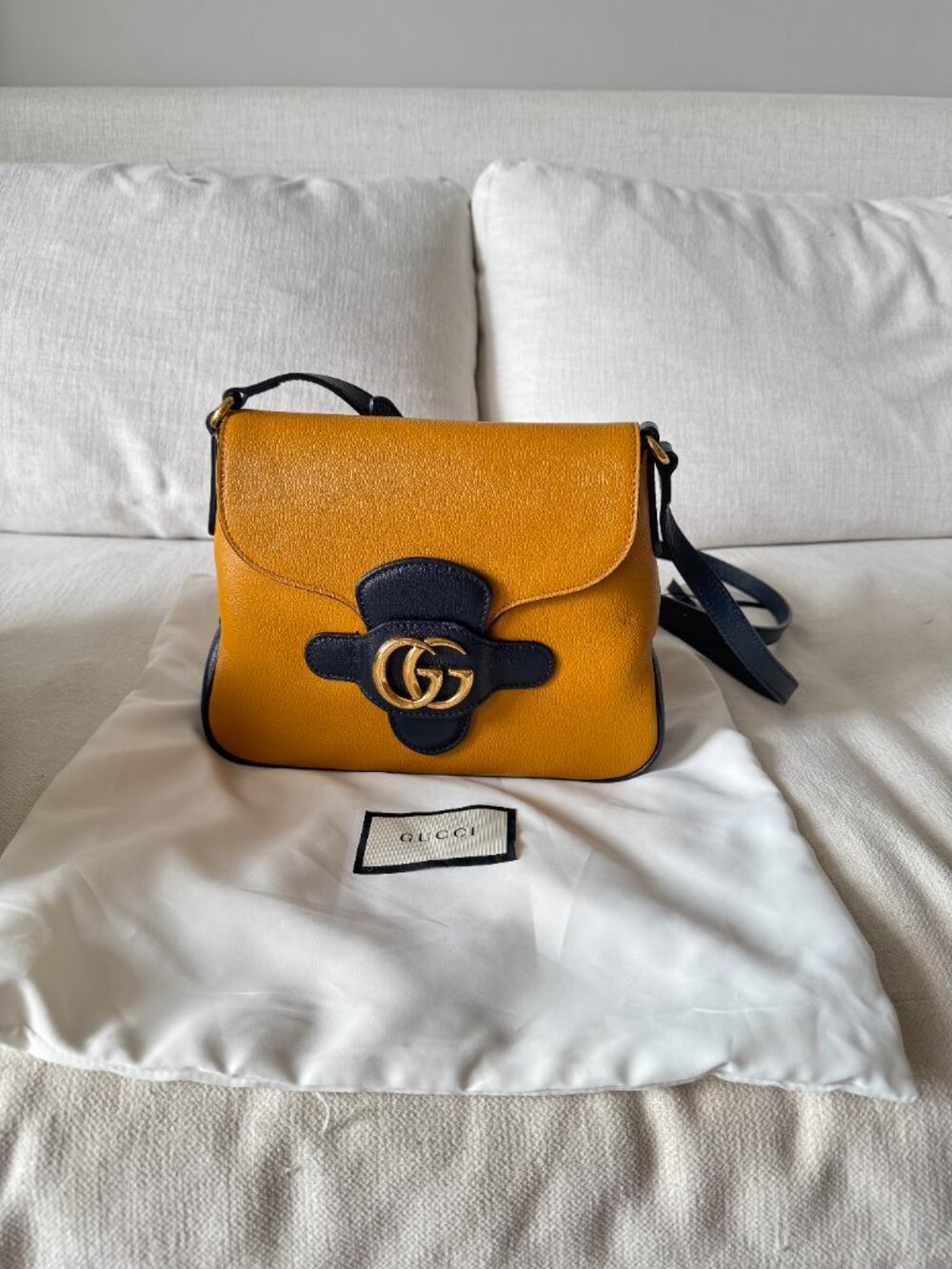 Gucci Dahlia Messenger Bag in Pristine Condition